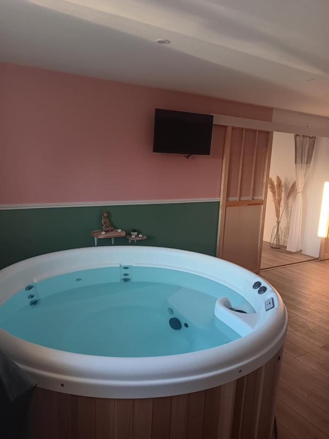 Gite Et Spa Au Secret Du Bonheur Hotel Pouilly-sur-Serre Buitenkant foto